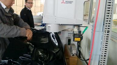 <b>汽車安全氣囊爆破口表皮弱化切割作業(yè)</b>